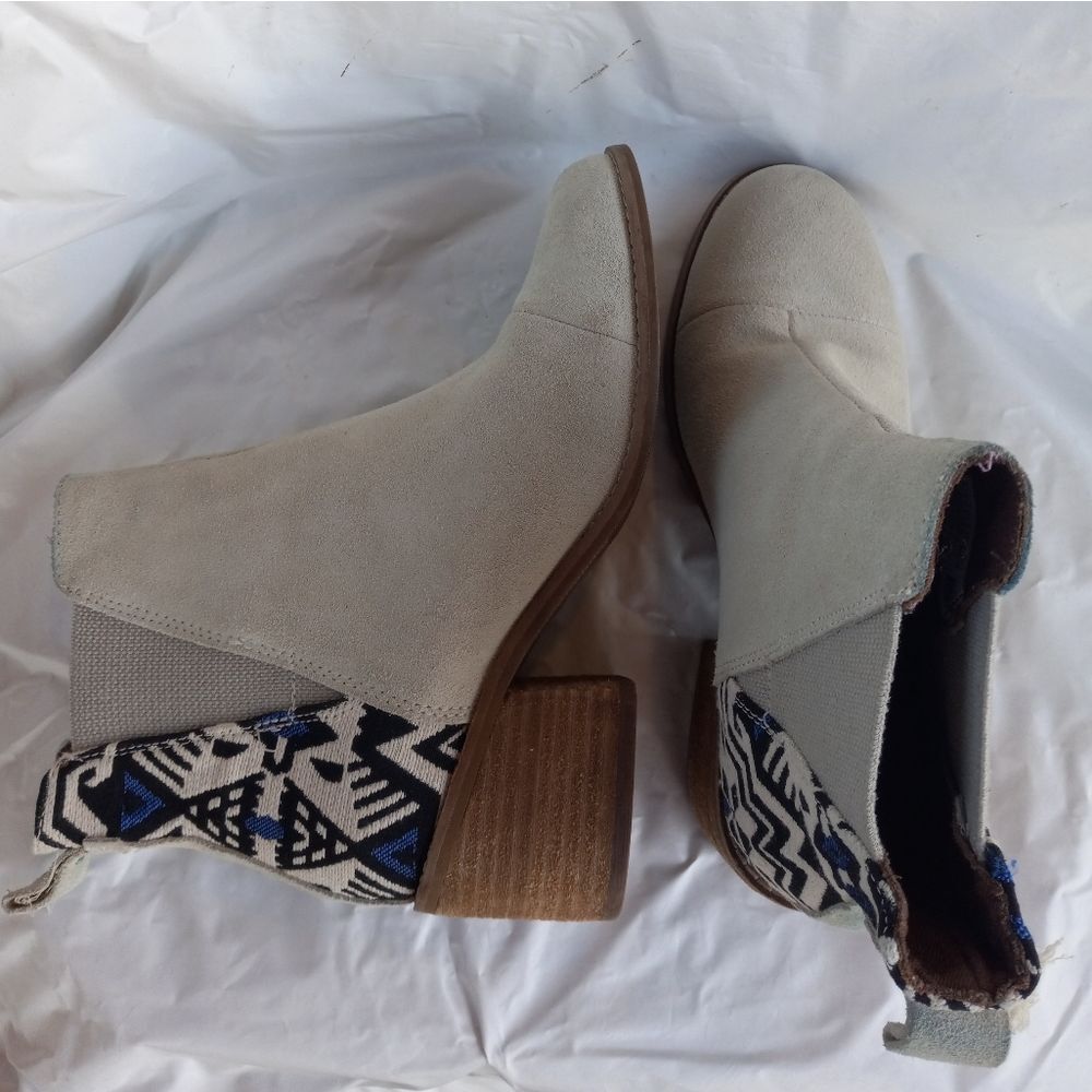 TOMS Women's 6.5 Esme Suede Ankle Chelsea Boot - Picture 8 of 12